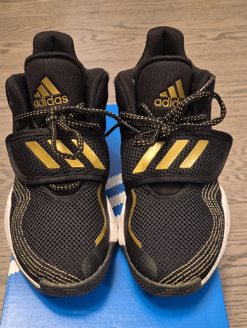 Adidas Kids Black & Gold Basketball Shoes Big Kid Size 5
